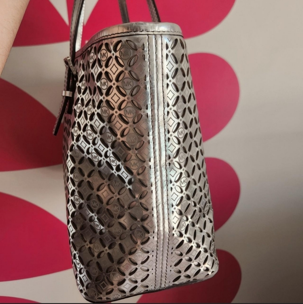 Michael Kors Silver Tote Bag - Picture 7 of 8